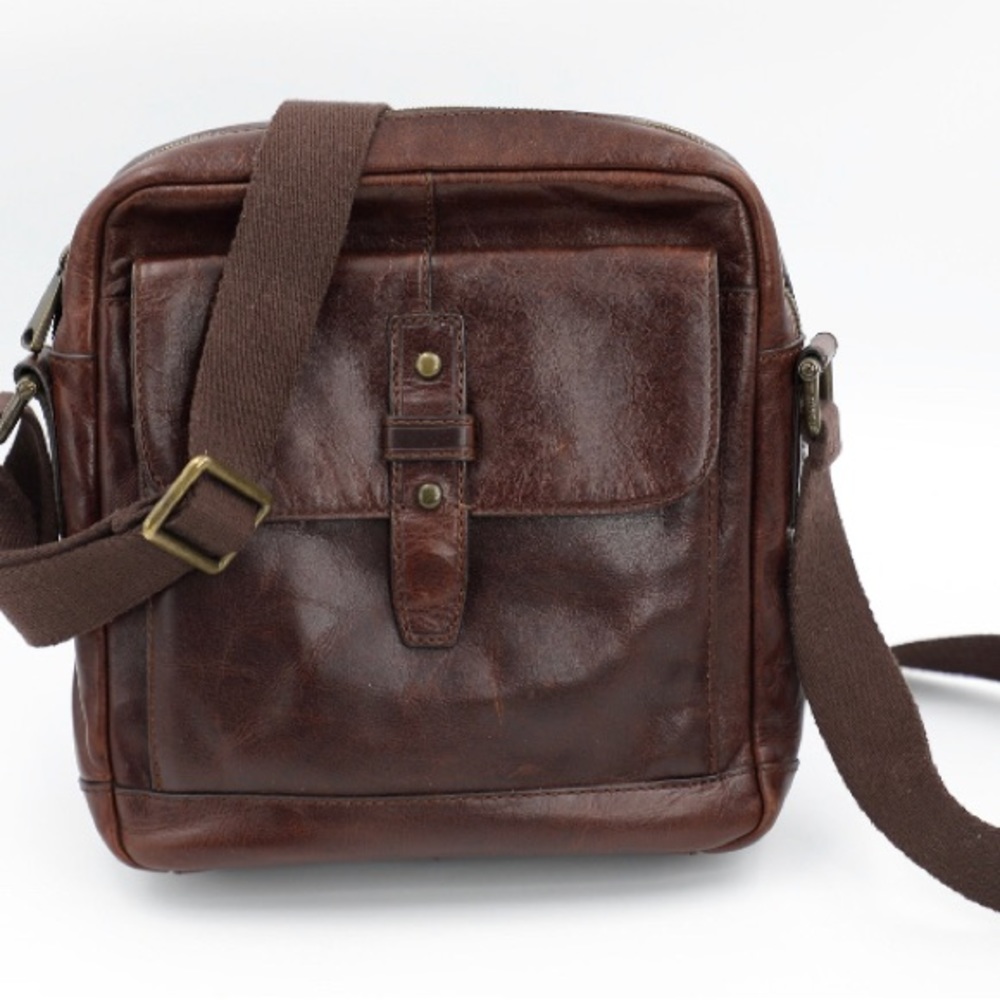 Vintage Fossil Dillon City Unisex Messenger Bag. Excellent Condition.